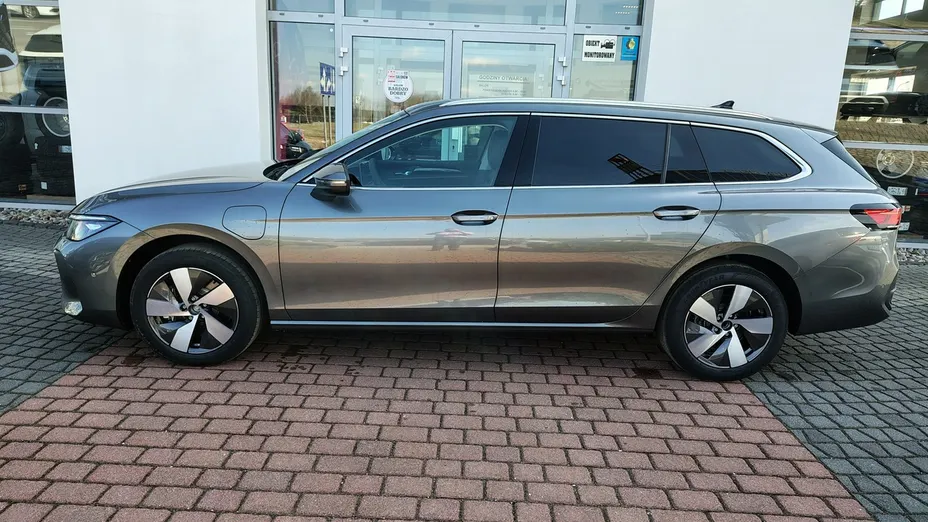 VOLKSWAGEN Passat -