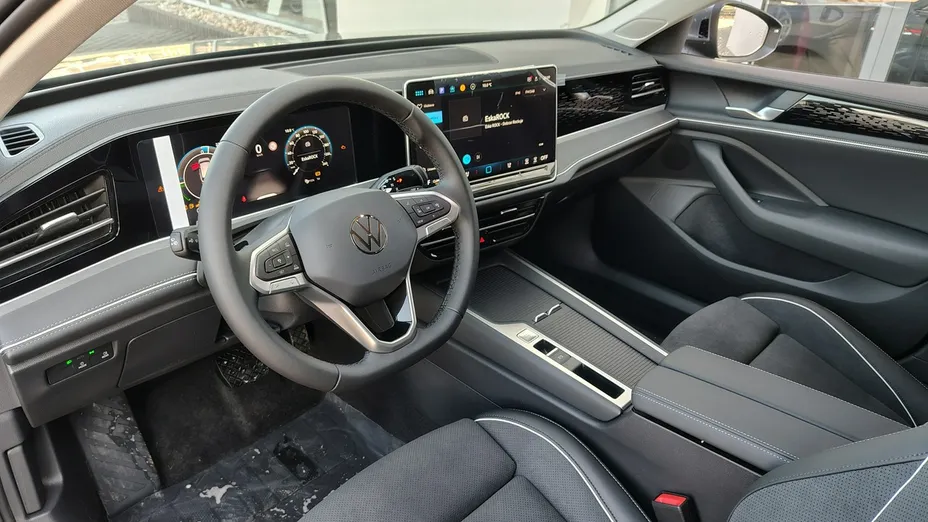 VOLKSWAGEN Passat -