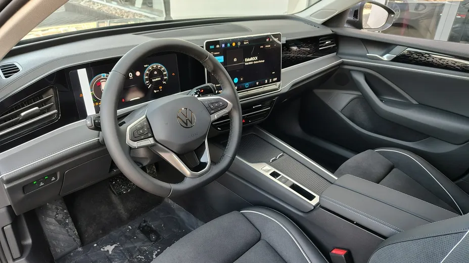 VOLKSWAGEN Passat -