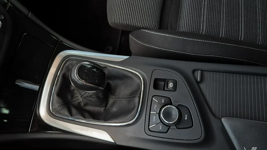 OPEL Insignia -