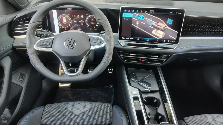 VOLKSWAGEN Passat -