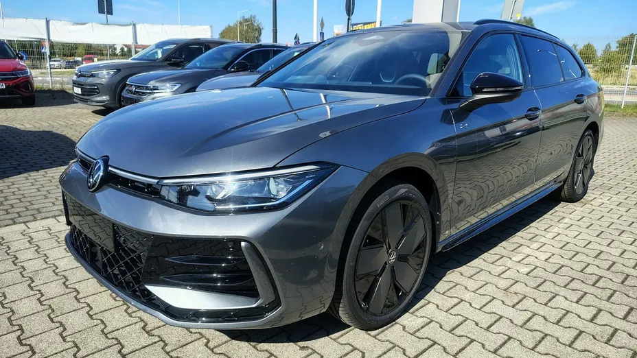 VOLKSWAGEN Passat -
