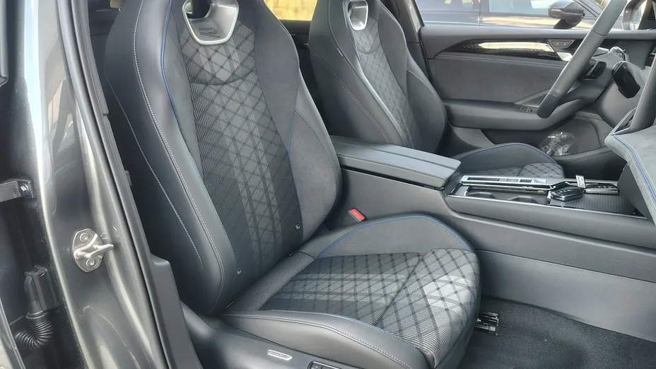 VOLKSWAGEN Passat -