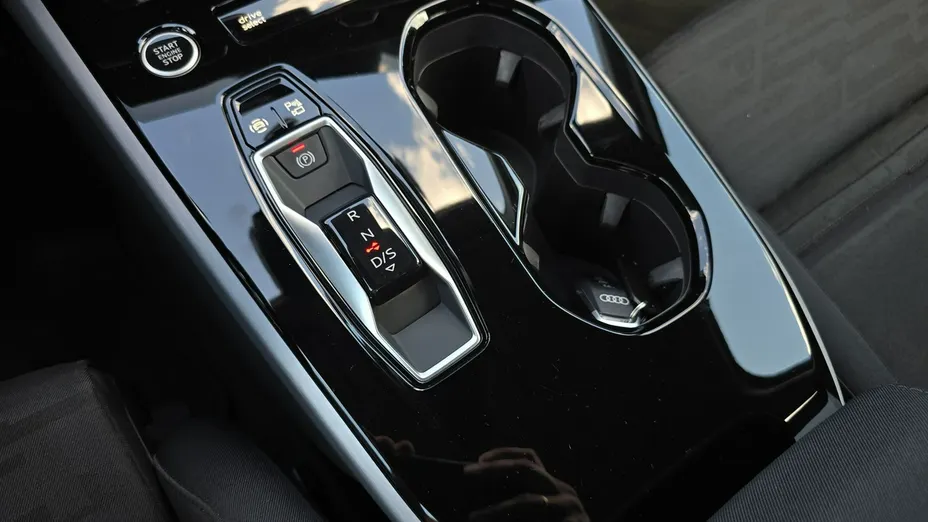AUDI A6 -
