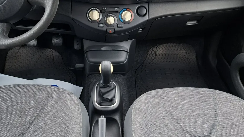 NISSAN Micra -