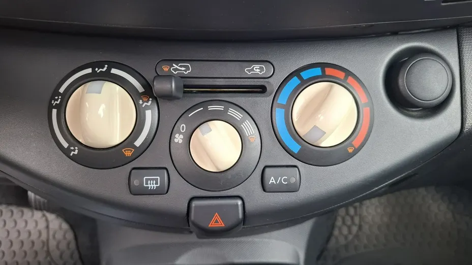NISSAN Micra -