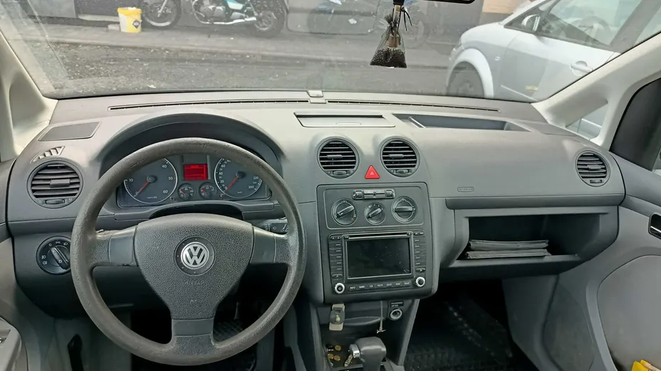 VOLKSWAGEN Caddy -