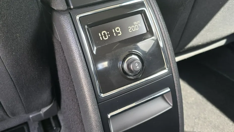 SKODA Superb -