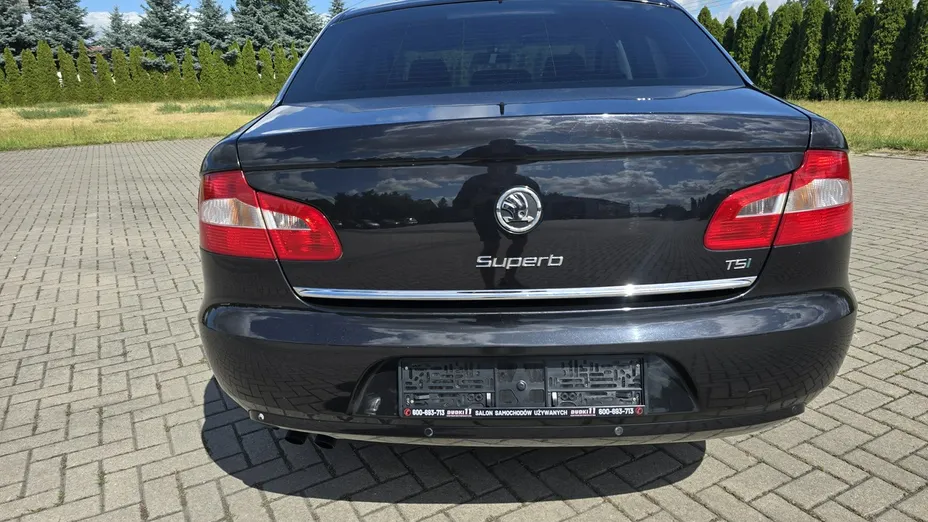 SKODA Superb -