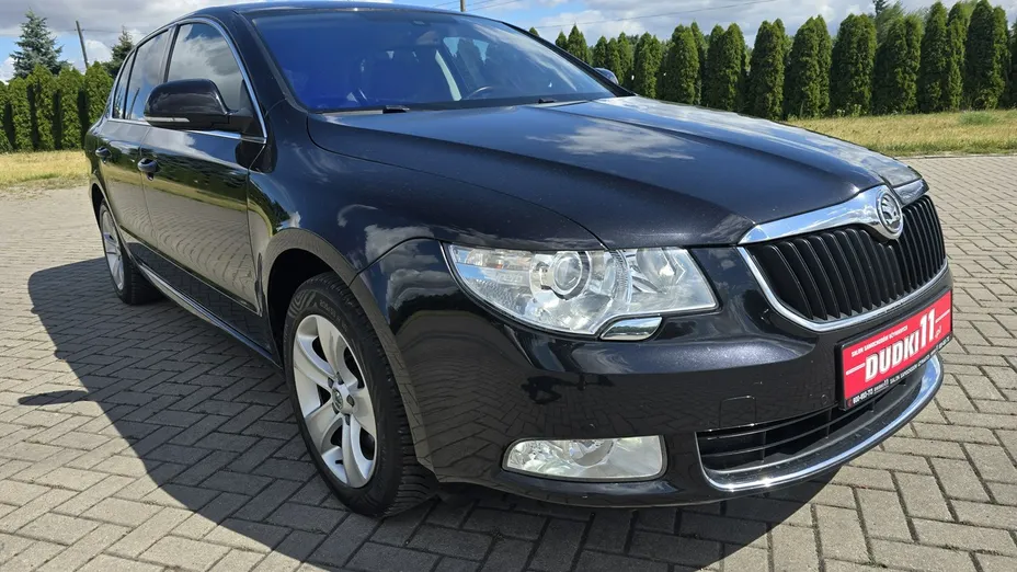 SKODA Superb -