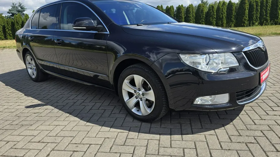 SKODA Superb -