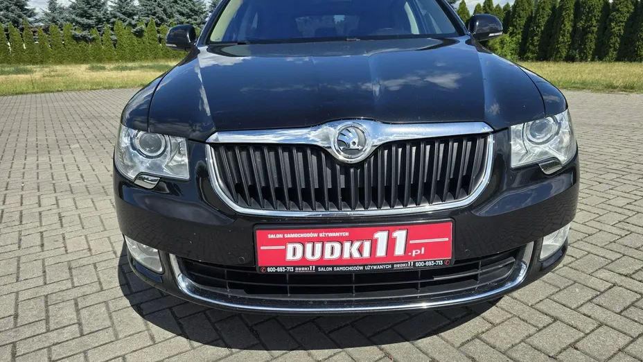 SKODA Superb -
