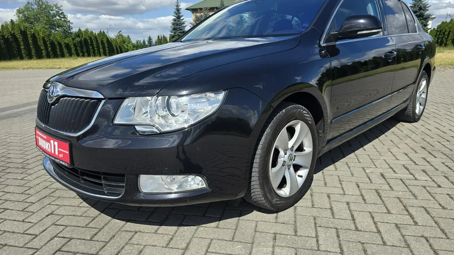 SKODA Superb -