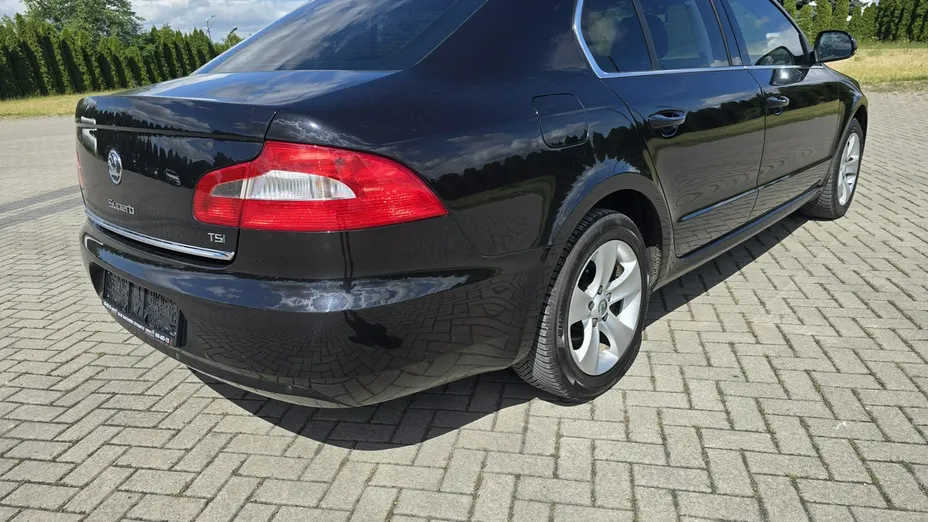 SKODA Superb -