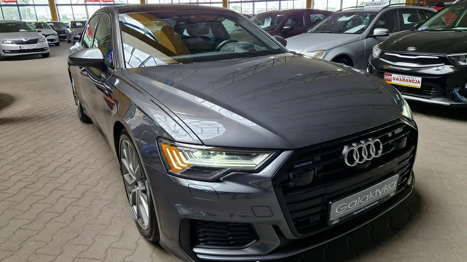 AUDI A6 -