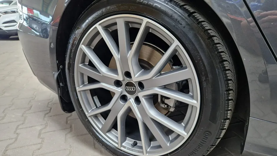 AUDI A6 -