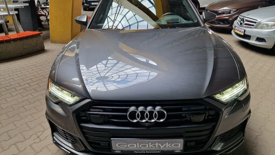 AUDI A6 -