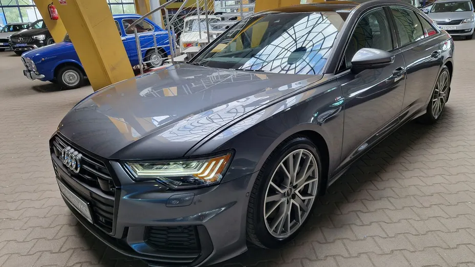 AUDI A6 -