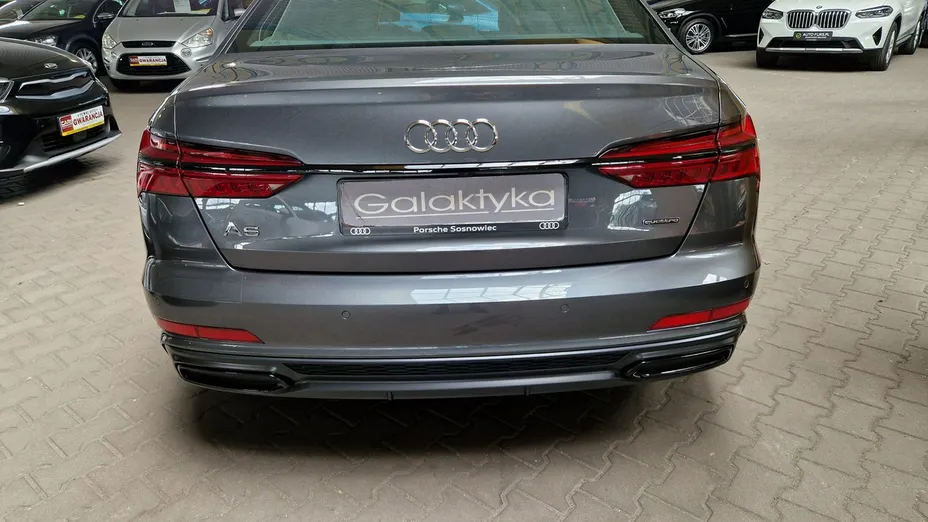AUDI A6 -