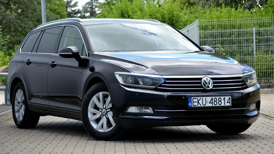 VOLKSWAGEN Passat -