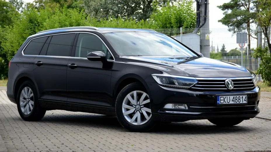VOLKSWAGEN Passat -