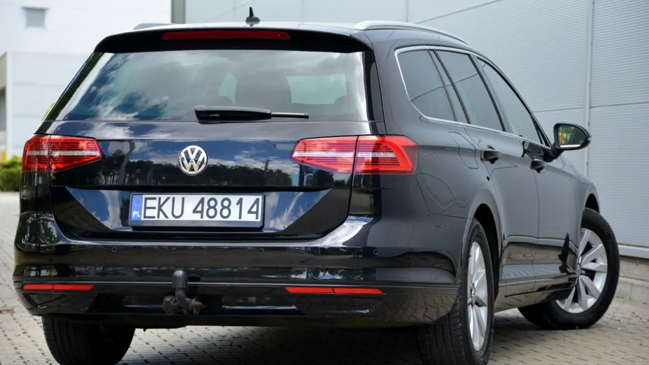 VOLKSWAGEN Passat -