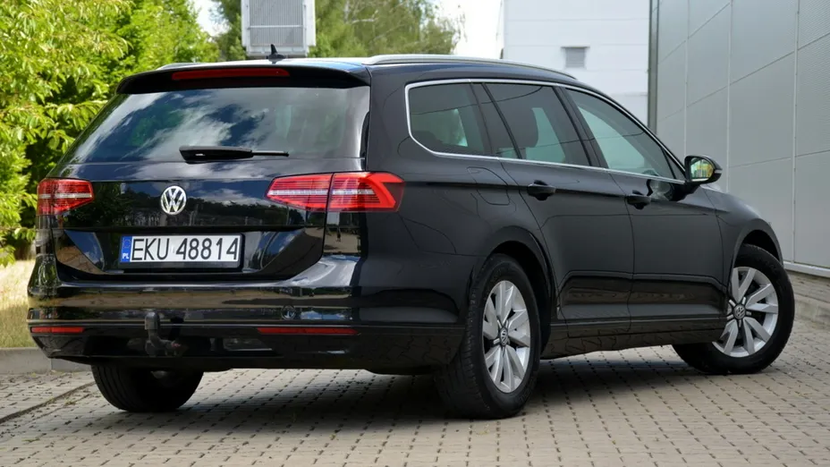 VOLKSWAGEN Passat -