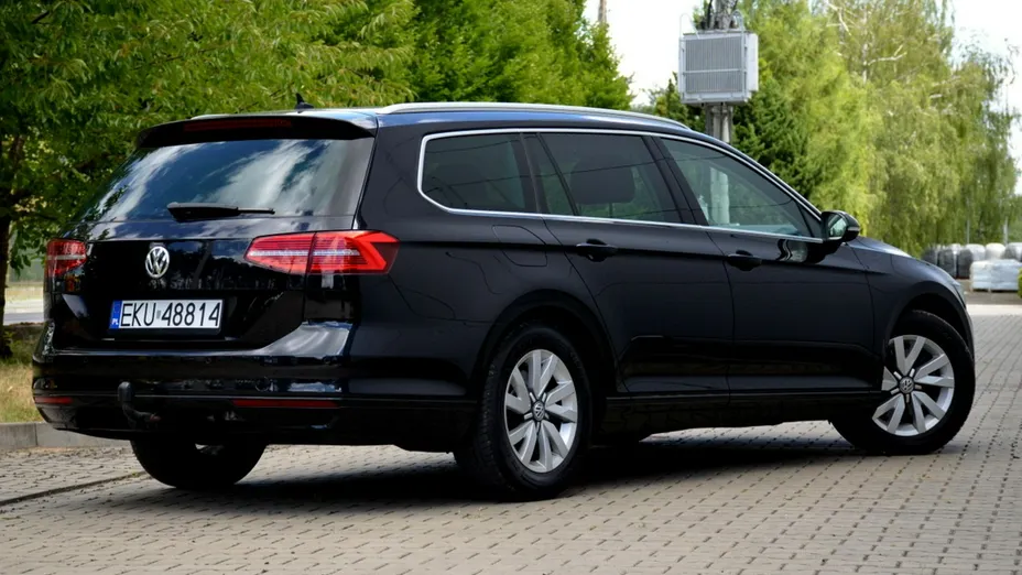 VOLKSWAGEN Passat -