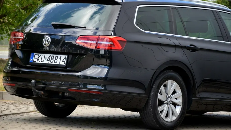 VOLKSWAGEN Passat -
