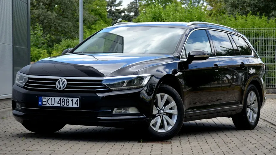 VOLKSWAGEN Passat -