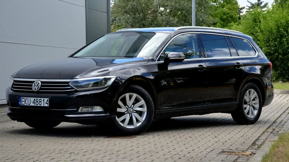 VOLKSWAGEN Passat -