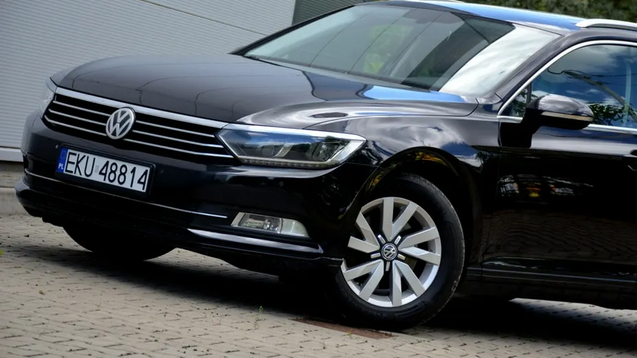 VOLKSWAGEN Passat -