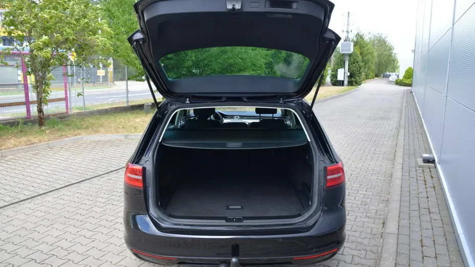 VOLKSWAGEN Passat -