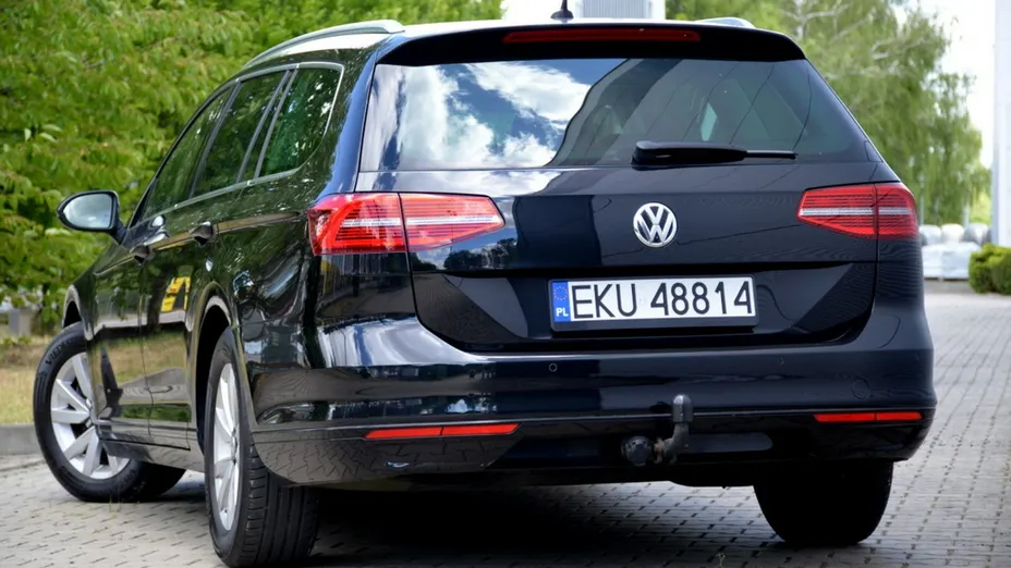 VOLKSWAGEN Passat -