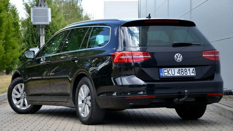 VOLKSWAGEN Passat -