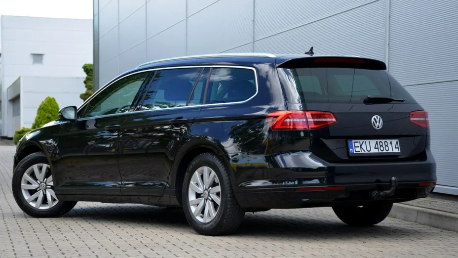VOLKSWAGEN Passat -
