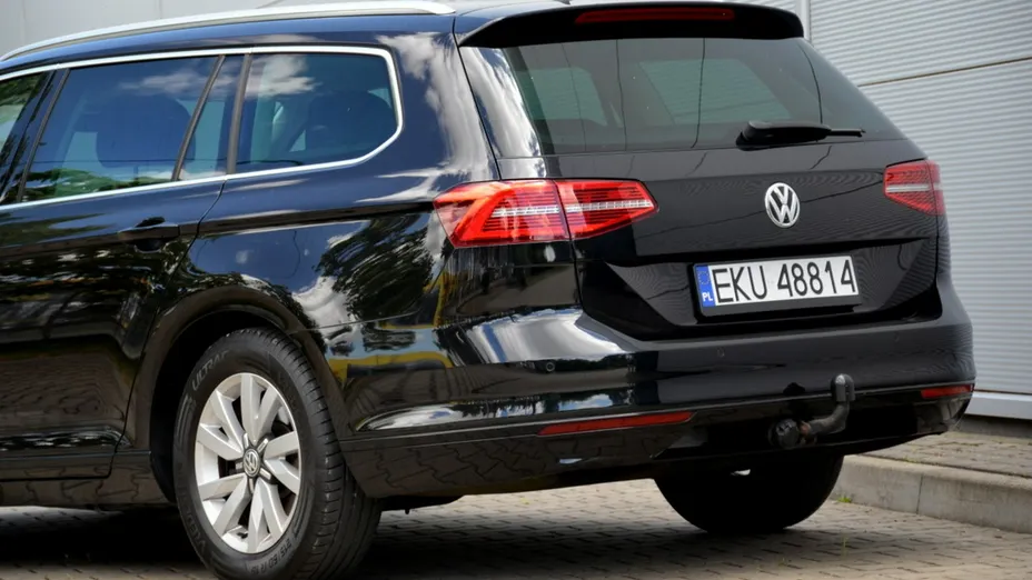 VOLKSWAGEN Passat -