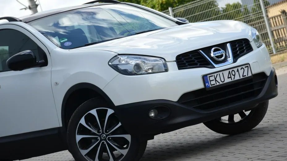 NISSAN Qashqai -