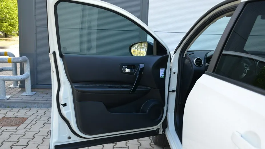 NISSAN Qashqai -