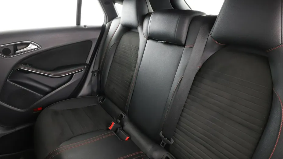 MERCEDES-BENZ CLA -