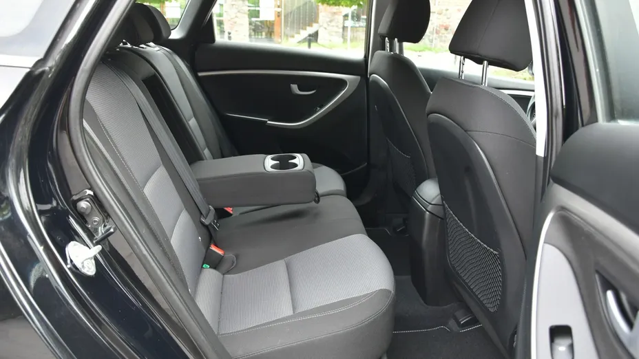 HYUNDAI i30 -