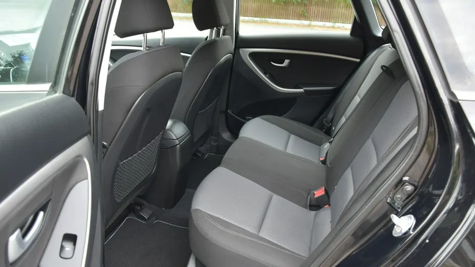 HYUNDAI i30 -