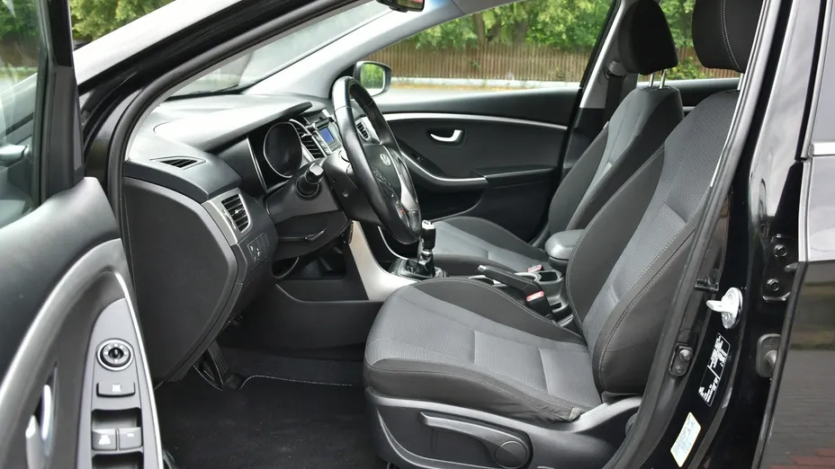 HYUNDAI i30 -