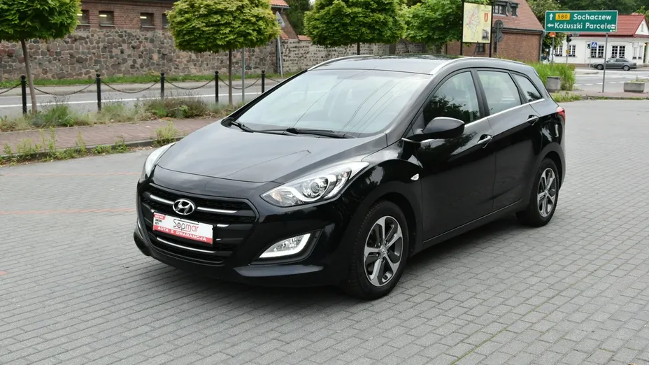 HYUNDAI i30 -