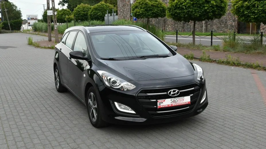 HYUNDAI i30 -