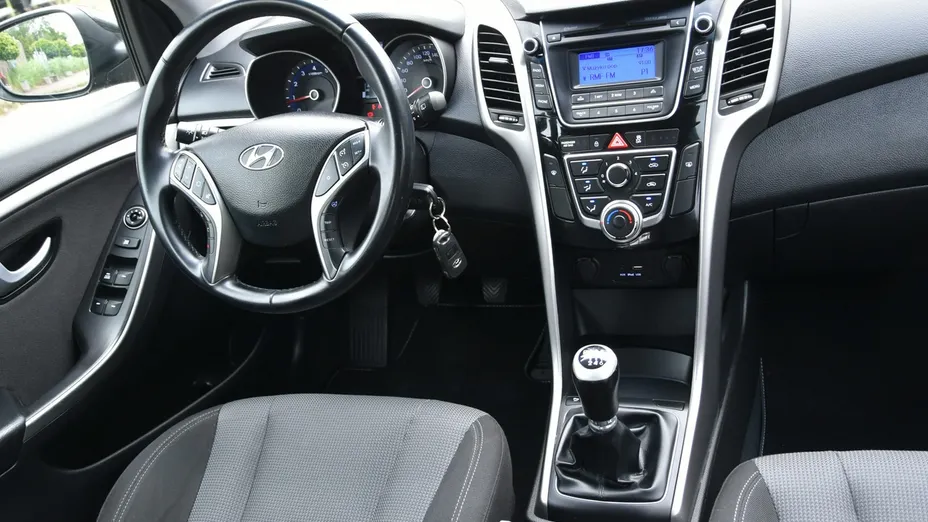 HYUNDAI i30 -