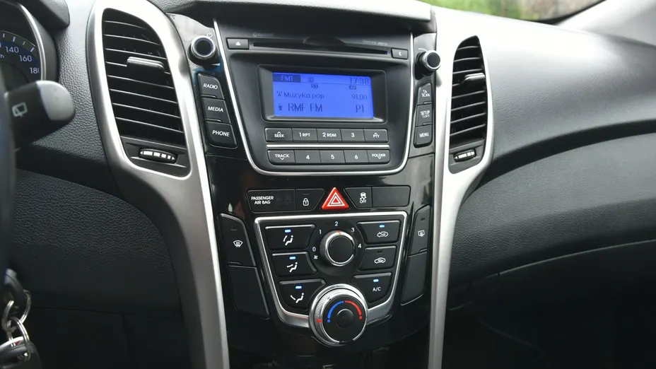 HYUNDAI i30 -