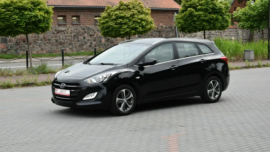 HYUNDAI i30 -