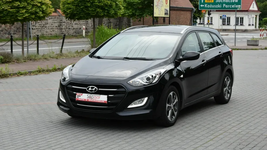HYUNDAI i30 -
