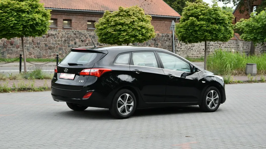 HYUNDAI i30 -
